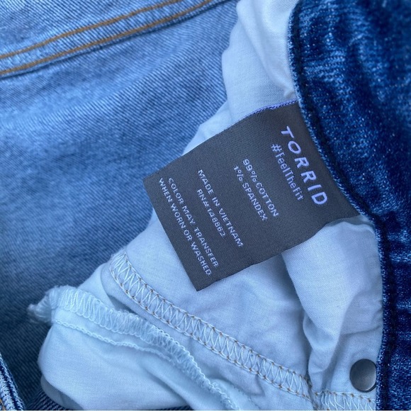Torrid high rise straight 20R plus jeans - Picture 3 of 4